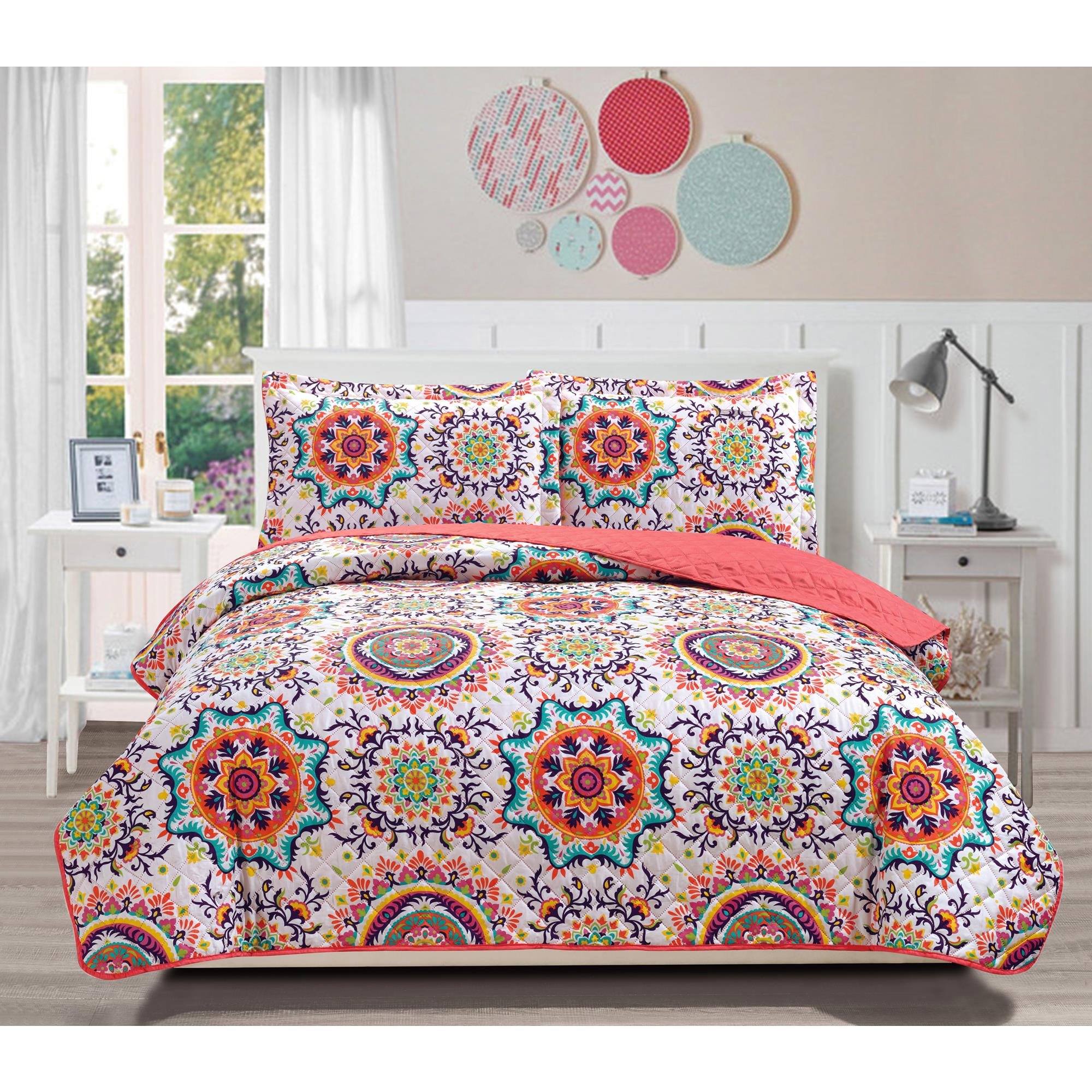 Daphne Printed 3 Pieces Reversible Quilt Set, 2 Shams By RT Designers